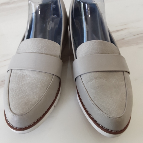 DR. SCHOLL'S IMAGINE GRAY VEGAN LEATHER LOAFER SZ 10 - Picture 3 of 8
